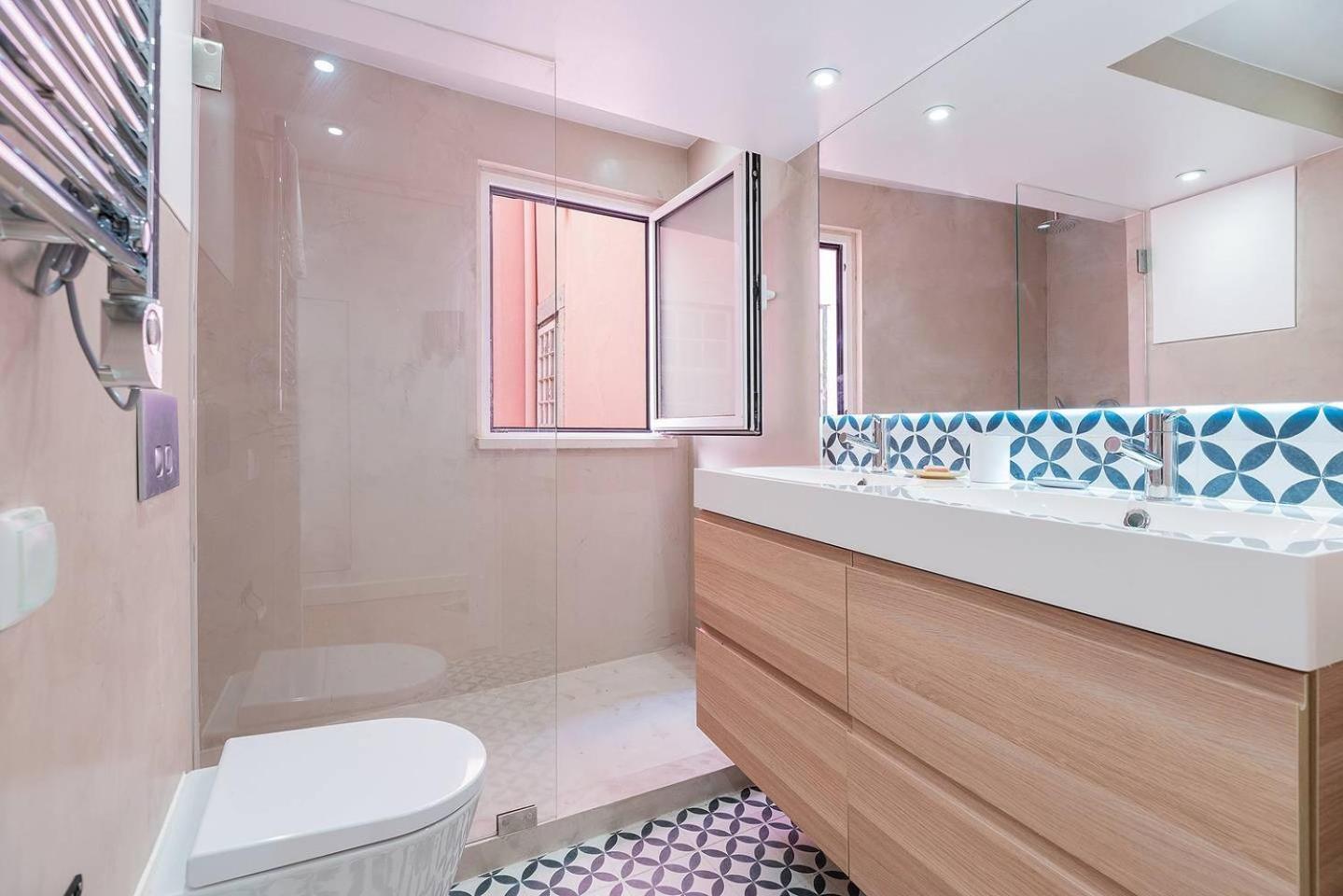 Cosy 2 Bed Flat With Terrace Near Av Liberdade Lissabon