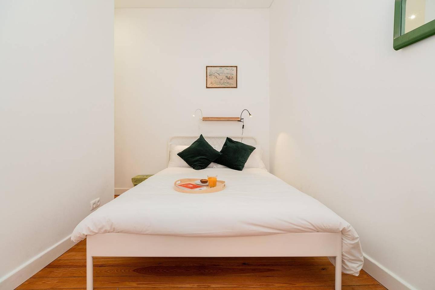 Cosy 2 Bed Flat With Terrace Near Av Liberdade * Lissabon
